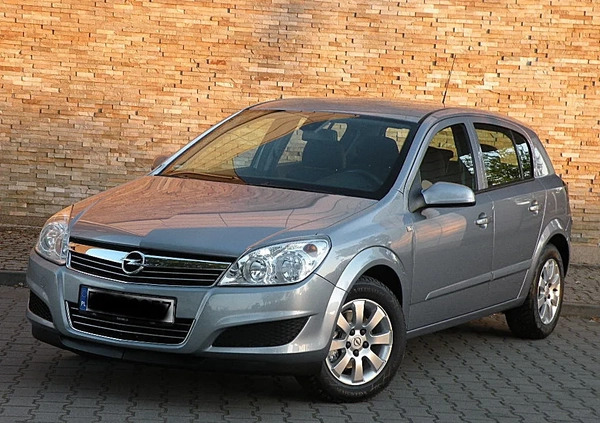 Opel Astra cena 15900 przebieg: 180300, rok produkcji 2009 z Raszków małe 497